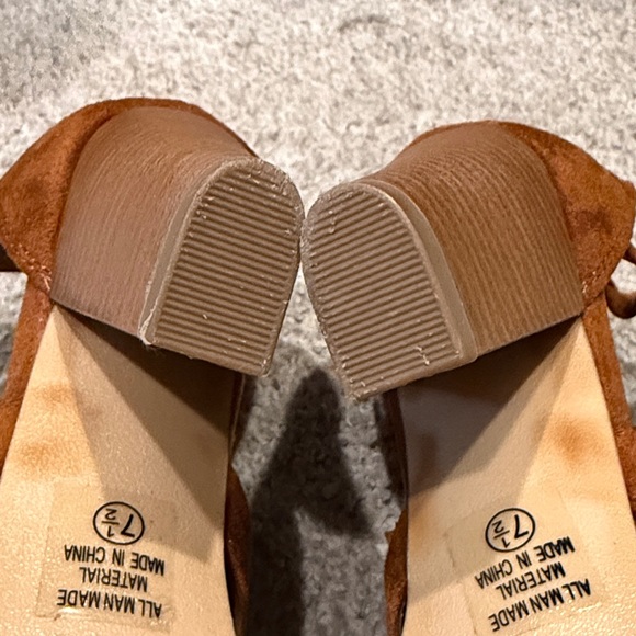 Brown Fringe Heeled Sandals 7.5 - Picture 8 of 10